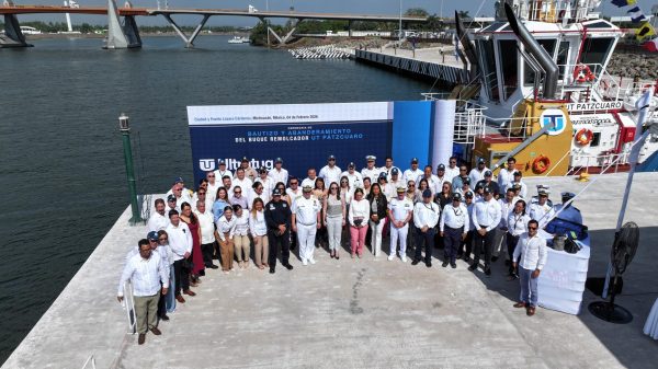 México: Bautizan nuevo remolcador UT Pátzcuaro en Puerto de Lázaro Cárdenas 