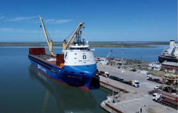 Argentina: Puerto de Bahía Blanca descarga equipo para proyectos en Vaca Muerta