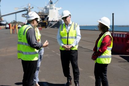 Puerto de Bunbury y gobernador Dawson analizan infraestructura y operaciones que apoyan la economía local