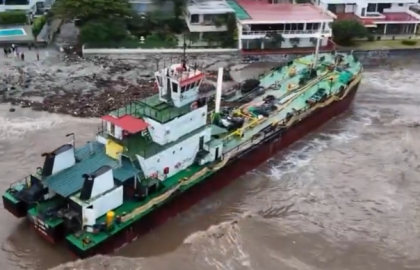 Colombia: Rescatan nave que encalló en Santa Marta