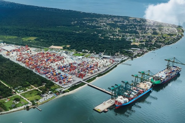 Santa Catarina assina ordem para obras de duplicação de rodovia que dão acesso a Porto Itapoá