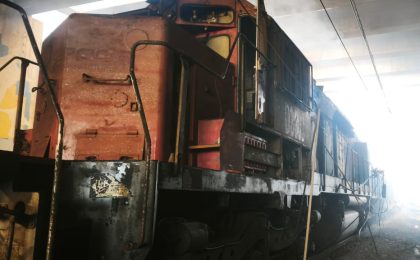 Tren carguero de Fepasa resulta afectado por explosión en sector industrial de Santiago