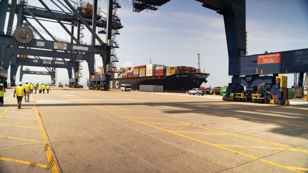 Puertos panameños restablecen operaciones tras salida de CK Hutchison