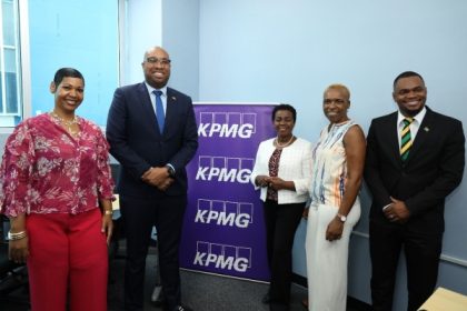 Autoridad Portuaria de Jamaica lanza Incubadora de Informática en Portmore