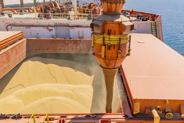 Porto de Paranaguá coloca em funcionamento tecnologia que reduz emissão de partículas no embarque de granéis